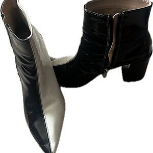 Black and White Ankle Boots with Chunky Heel and Side Zipper